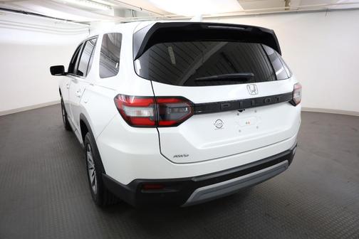 2023 Honda Pilot EX-L 8-Passenger