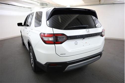 2023 Honda Pilot EX-L 8-Passenger