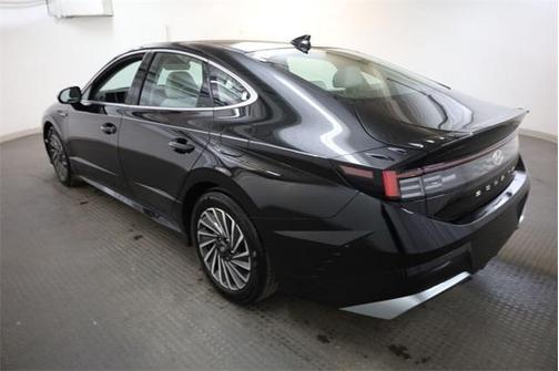 2024 Hyundai SONATA Hybrid SEL