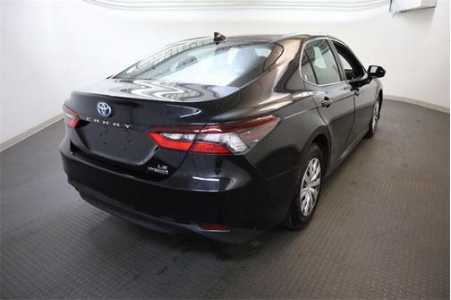 2022 Toyota Camry Hybrid LE