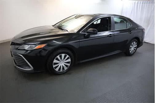 2022 Toyota Camry Hybrid LE