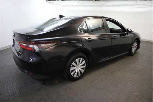 2022 Toyota Camry Hybrid LE