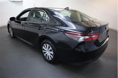 2022 Toyota Camry Hybrid LE