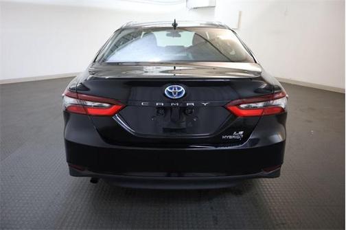 2022 Toyota Camry Hybrid LE