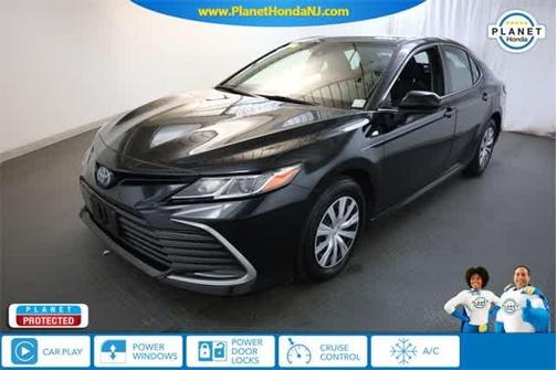 2022 Toyota Camry Hybrid LE