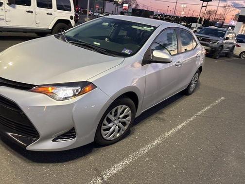 Classic Silver Metallic 2017 Toyota Corolla LE