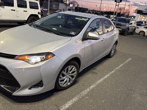 Classic Silver Metallic 2017 Toyota Corolla LE
