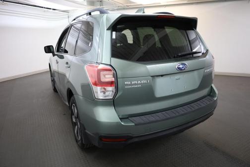 Jasmine Green Metallic 2018 Subaru Forester 2.5i Premium