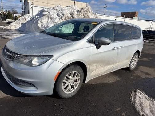 2022 Chrysler Voyager LX