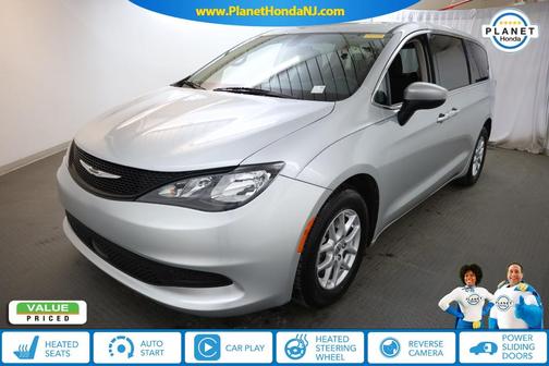 2022 Chrysler Voyager LX