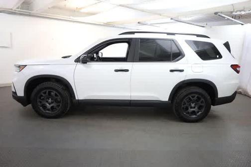 Platinum White Pearl 2023 Honda Pilot TrailSport