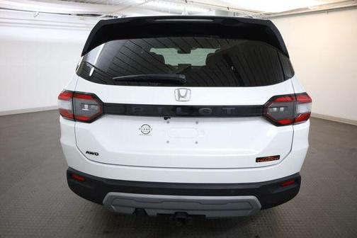 Platinum White Pearl 2023 Honda Pilot TrailSport