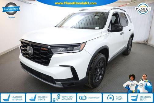Platinum White Pearl 2023 Honda Pilot TrailSport