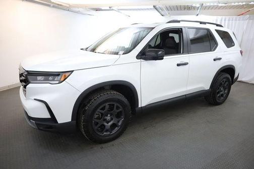 Platinum White Pearl 2023 Honda Pilot TrailSport