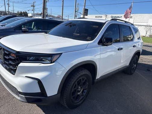 Platinum White Pearl 2023 Honda Pilot TrailSport