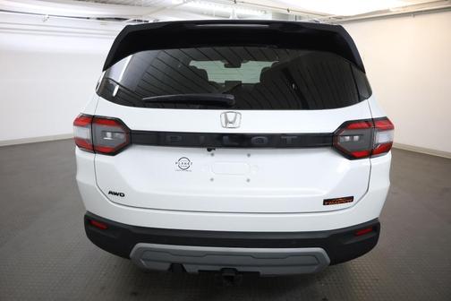 Platinum White Pearl 2023 Honda Pilot TrailSport