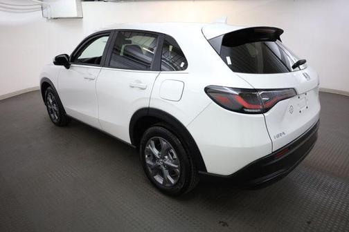 Pearl 2026 Honda HR-V LX