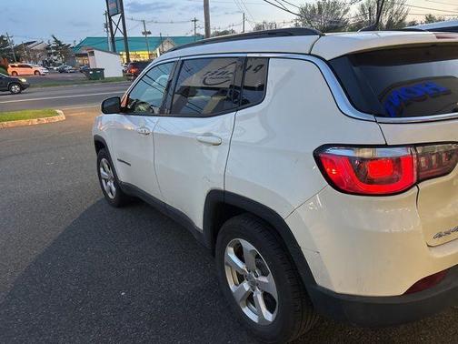 White Clearcoat 2018 Jeep Compass Latitude