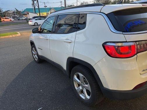White Clearcoat 2018 Jeep Compass Latitude