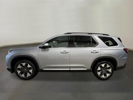 Solar Silver Metallic 2026 Honda Pilot Elite