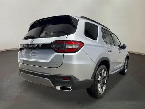 Solar Silver Metallic 2026 Honda Pilot Elite