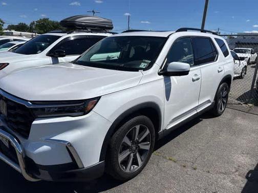 Platinum White Pearl 2023 Honda Pilot Elite