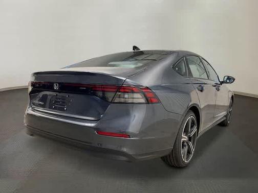 Meteorite Gray Metallic 2026 Honda Accord SE