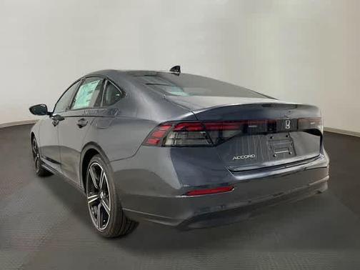 Meteorite Gray Metallic 2026 Honda Accord SE