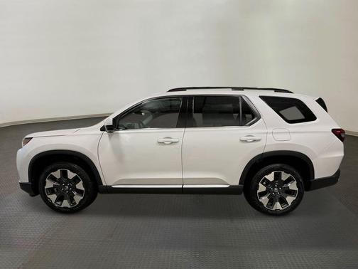 Platinum White Pearl 2026 Honda Pilot Touring