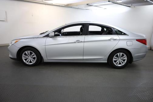 Radiant Silver Metallic 2013 Hyundai SONATA GLS