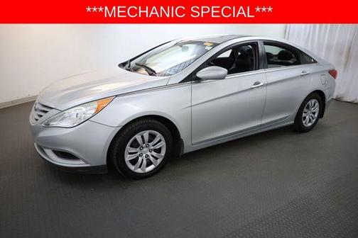 Radiant Silver Metallic 2013 Hyundai SONATA GLS