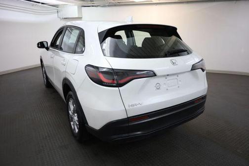 Platinum White Pearl 2024 Honda HR-V LX