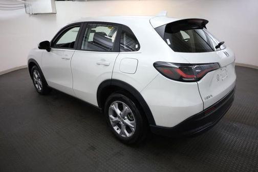 Platinum White Pearl 2024 Honda HR-V LX