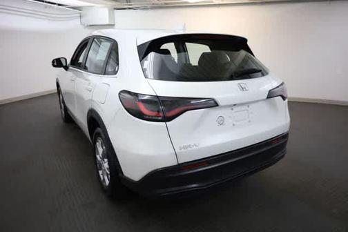 Platinum White Pearl 2024 Honda HR-V LX