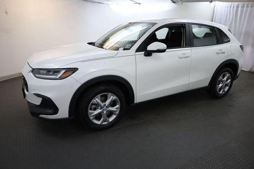 Platinum White Pearl 2024 Honda HR-V LX