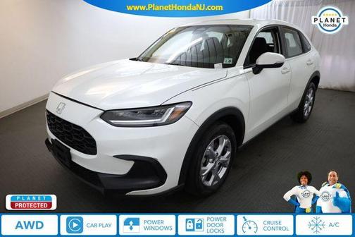 Platinum White Pearl 2024 Honda HR-V LX