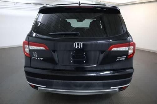 Crystal Black Pearl 2020 Honda Pilot Touring 7-Passenger