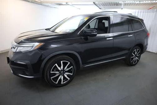 Crystal Black Pearl 2020 Honda Pilot Touring 7-Passenger