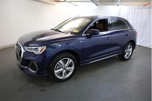 2022 Audi Q3 45 S line Premium