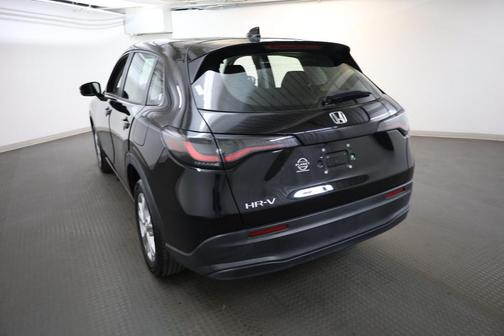 Crystal Black Pearl 2023 Honda HR-V LX