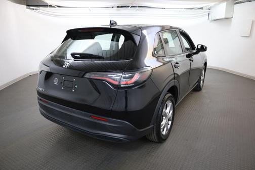Crystal Black Pearl 2023 Honda HR-V LX