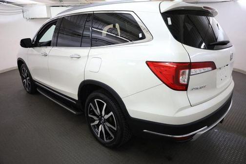 White Diamond Pearl 2019 Honda Pilot Touring 8-Passenger