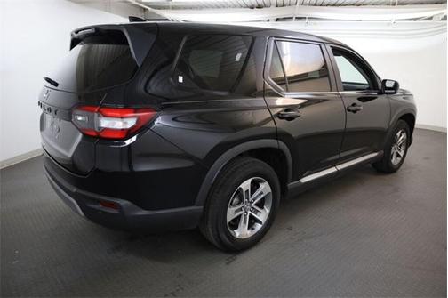 2023 Honda Pilot EX-L 8-Passenger
