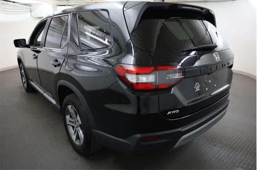 2023 Honda Pilot EX-L 8-Passenger