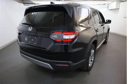 2023 Honda Pilot EX-L 8-Passenger