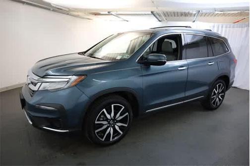 2022 Honda Pilot Touring 8-Passenger