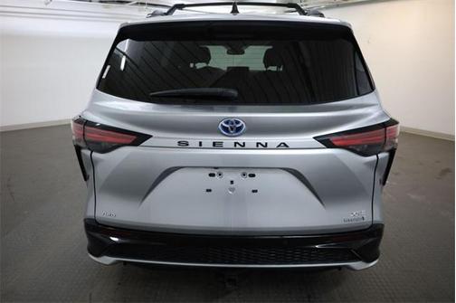 2022 Toyota Sienna XSE 7 Passenger