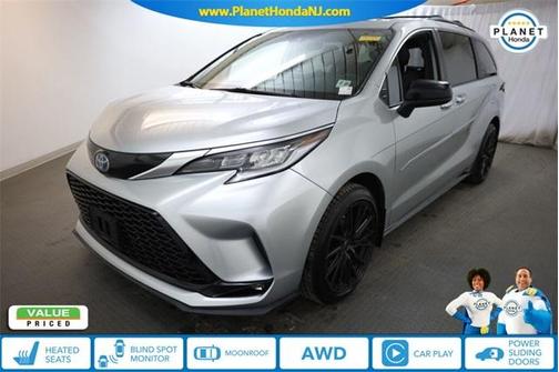 2022 Toyota Sienna XSE 7 Passenger