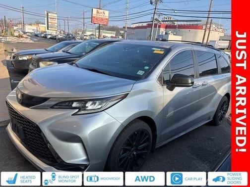 2022 Toyota Sienna XSE 7 Passenger