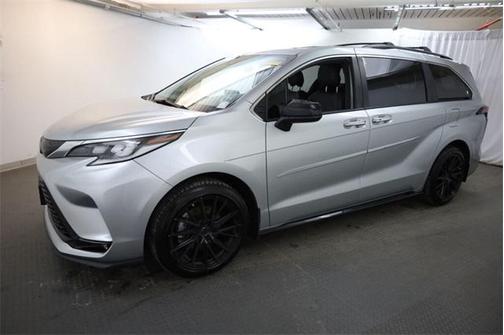2022 Toyota Sienna XSE 7 Passenger